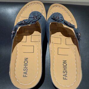 Fashion blue sandals, size 38